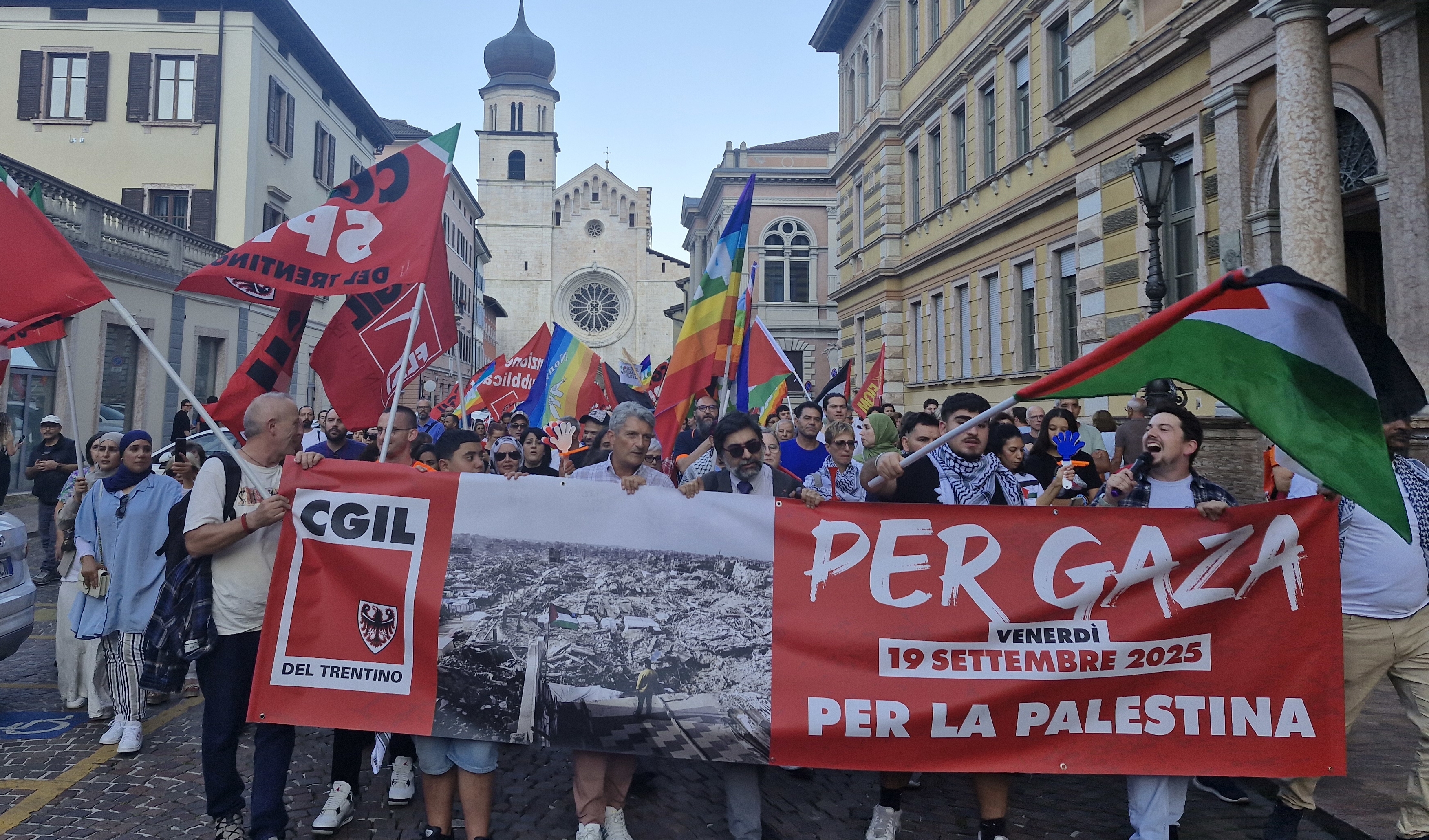 E’ ora di fermare il genocidio a Gaza e aprire corridoi umanitari per i palestinesi in fuga