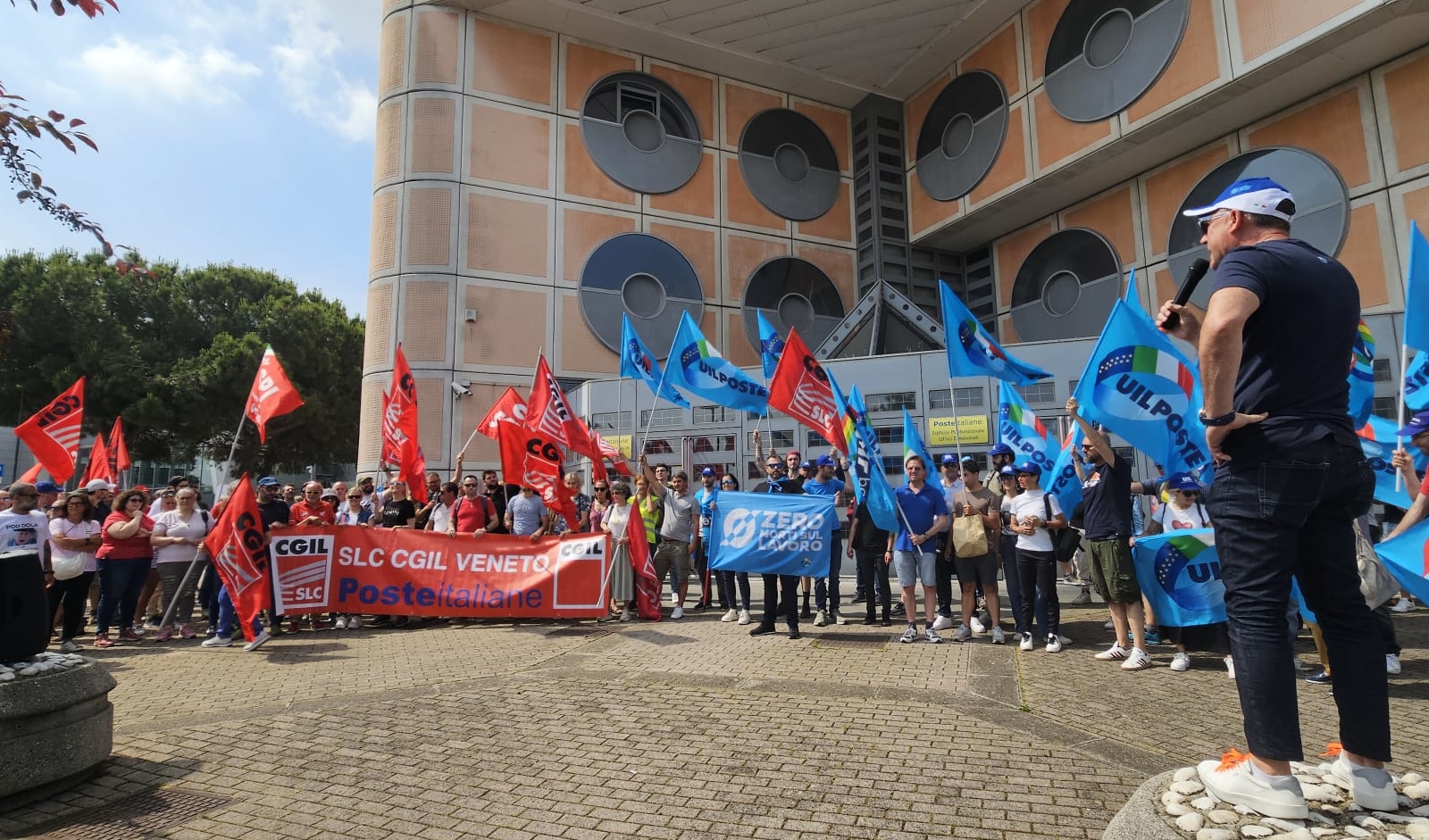 Poste. Oggi sciopero contro bassi salari e precarietà
