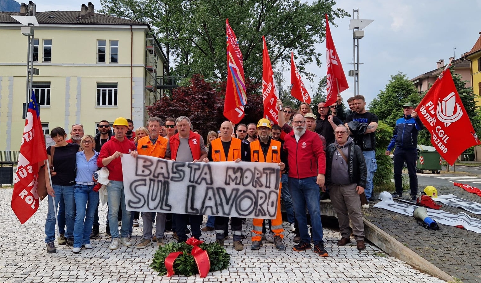 Giornata della sicurezza sul lavoro, Fillea Cgil al sit-in di Bolzano
