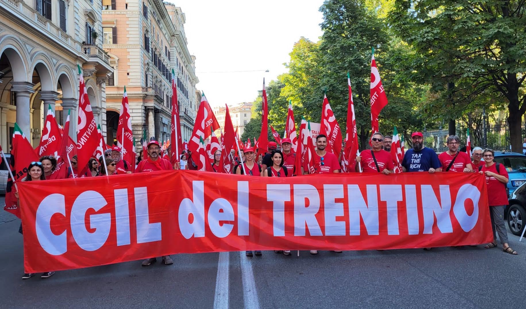 “La via maestra, insieme per la Costituzione”: 300 trentini a Roma