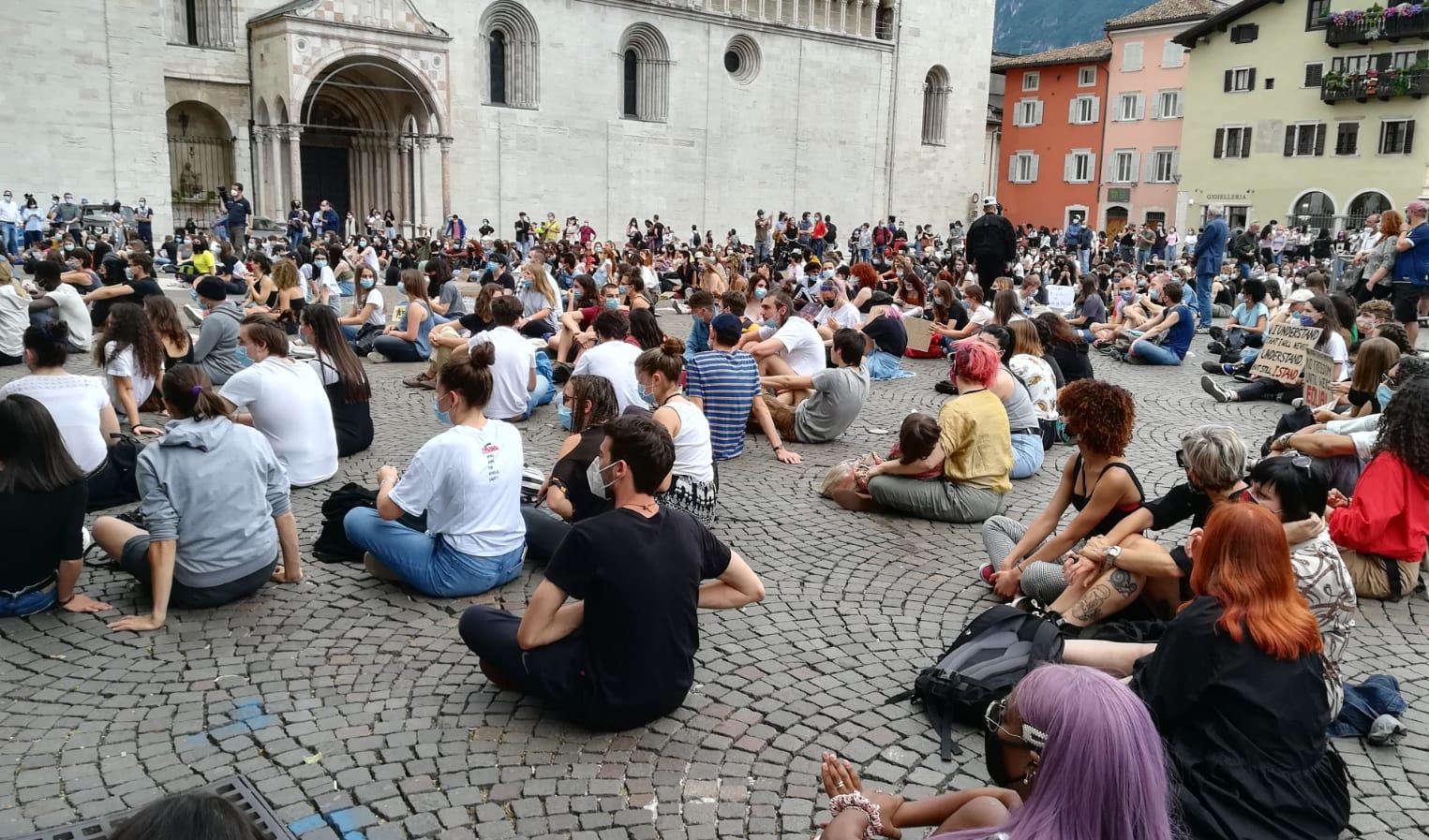 Black Lives Matter. A Trento contro i razzismo anche Cgil Cisl Uil del Trentino