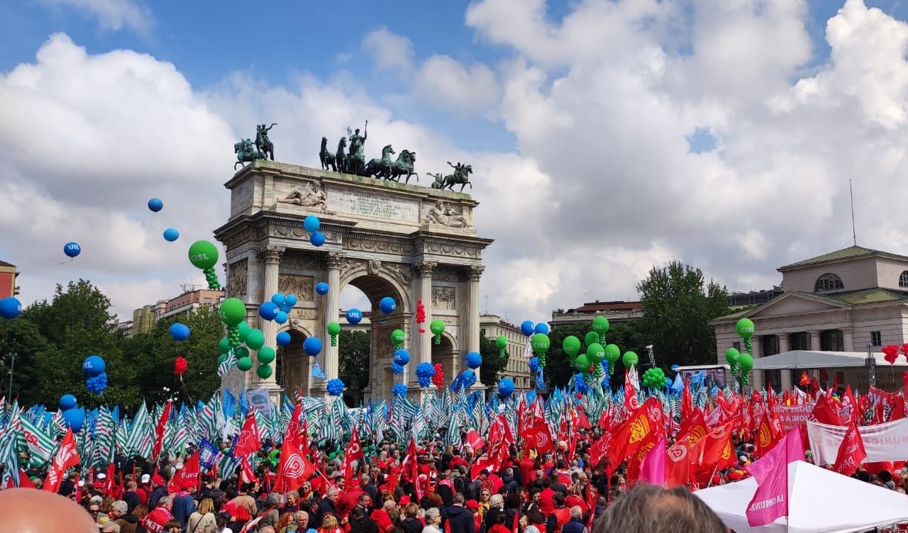 Per i diritti e per i lavoro. Quattrocento trentini manifestano a Milano